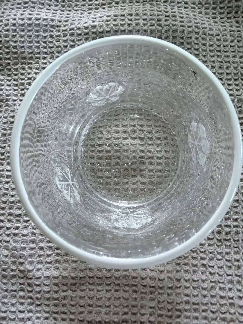 Frosty Snowflakes Clear Bubble Glass Candle Holder Votive or Tumbler